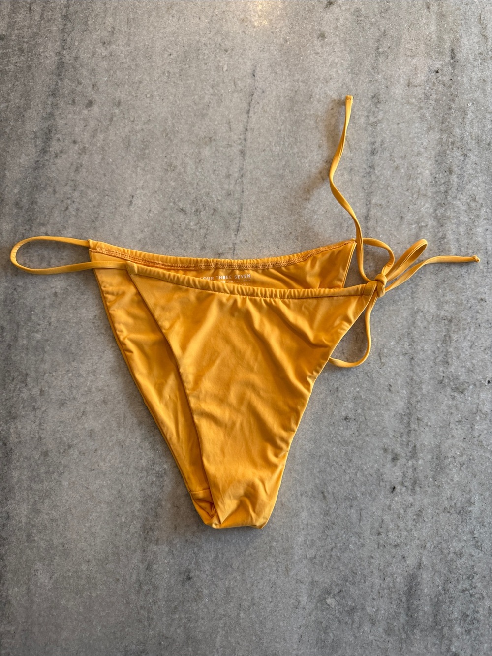 437 Bikini Set in Apricot - Sanders top and Kenzie Bottoms - Size medium - Picture 4 of 6